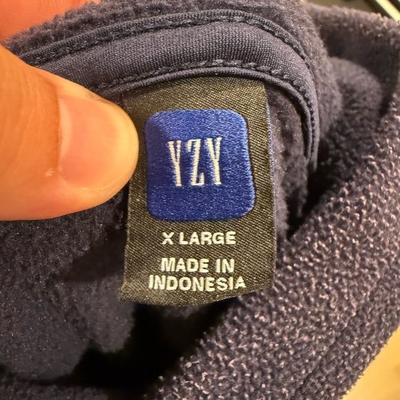 NEW YZY Black Fleeze Hoodie - Picture 2 of 2